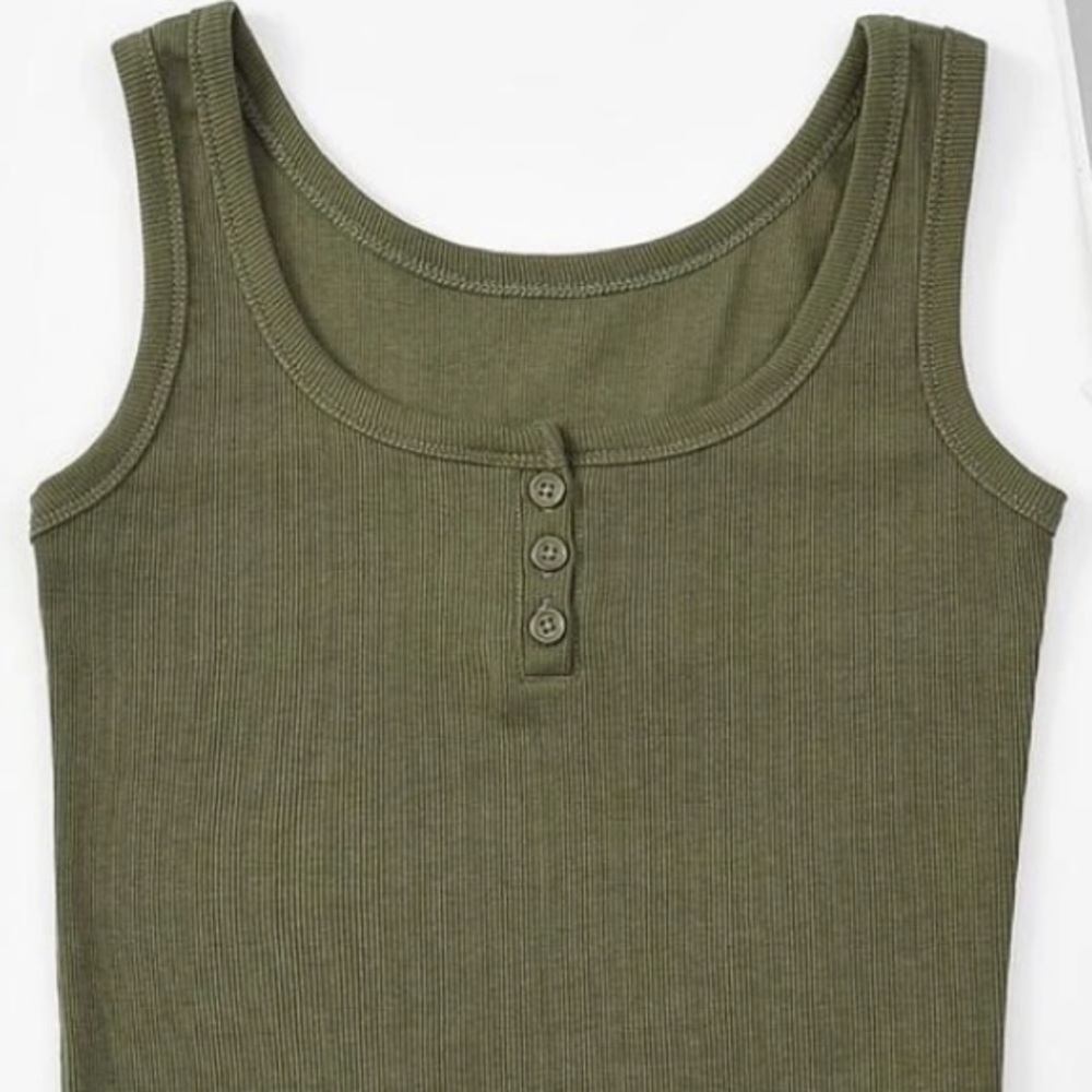 SHEIN Solid Button Rib-Knit Tank Top